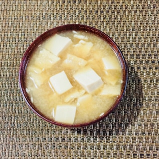 定番！ 油揚げと豆腐の味噌汁